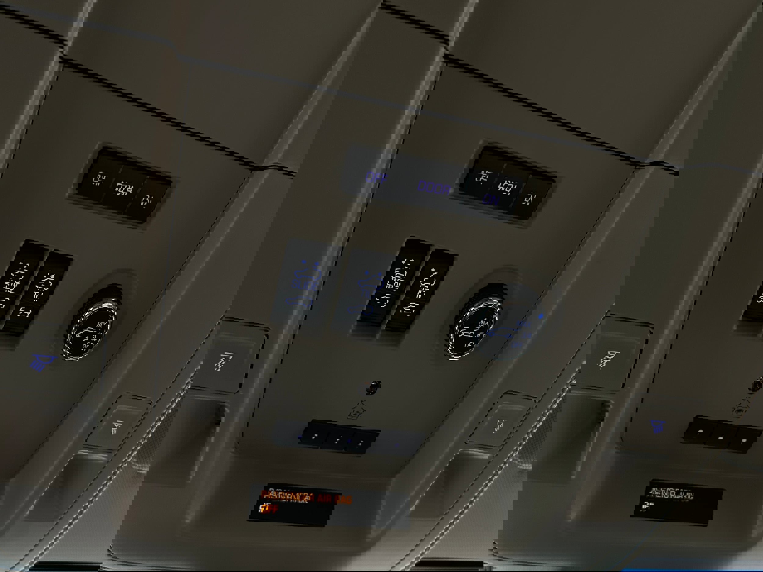 Used 2017 GMC Yukon XL Denali image 27