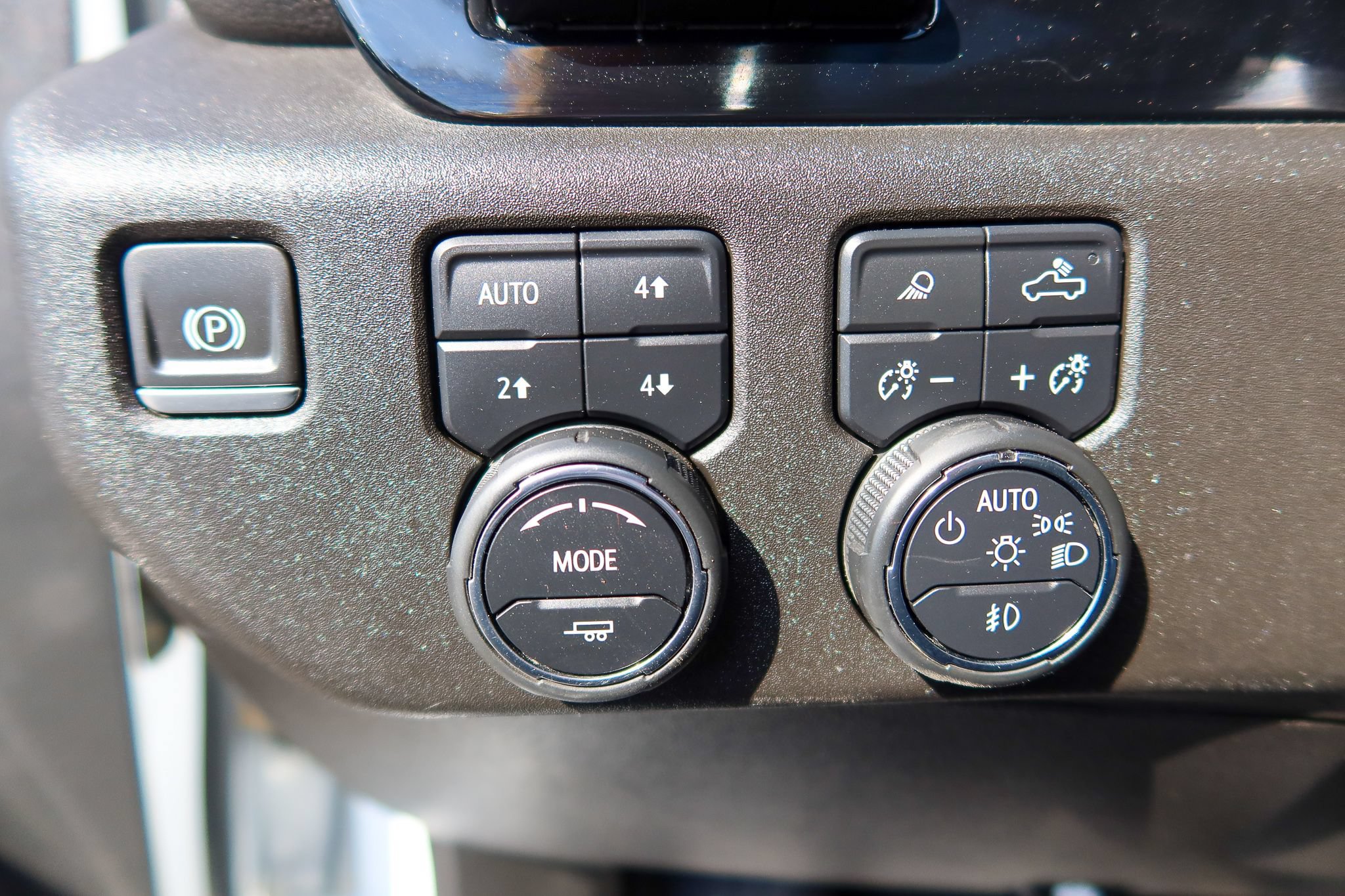 Used 2024 Chevrolet Silverado 3500 LTZ w/ LTZ Convenience Package AWD/4WD image 20