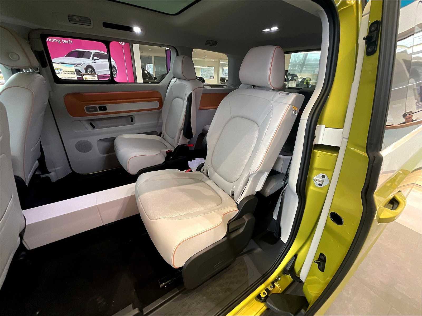 New 2025 Volkswagen ID. Buzz 1st Edition image 15