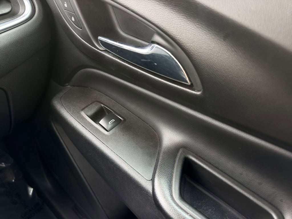 Used 2020 Chevrolet Equinox LT image 15