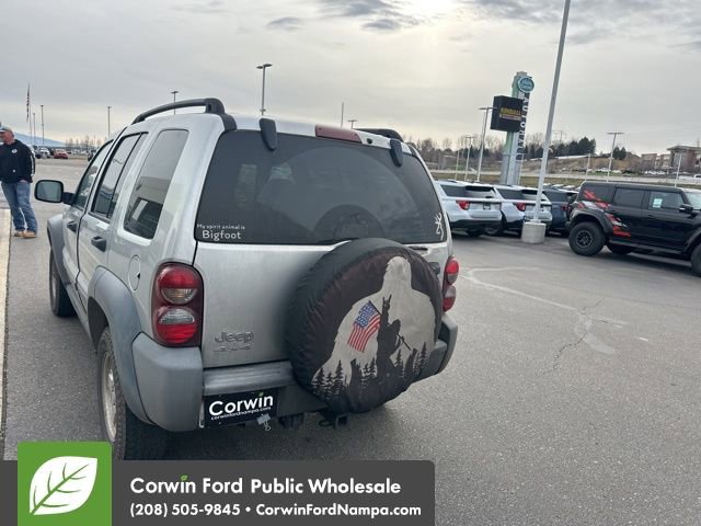 Used 2005 Jeep Liberty Sport image 9