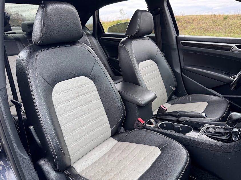 Used 2018 Volkswagen Passat 3.6 image 38