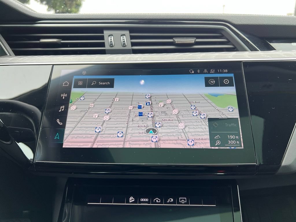 Used 2022 Audi e-tron Premium AWD/4WD image 29