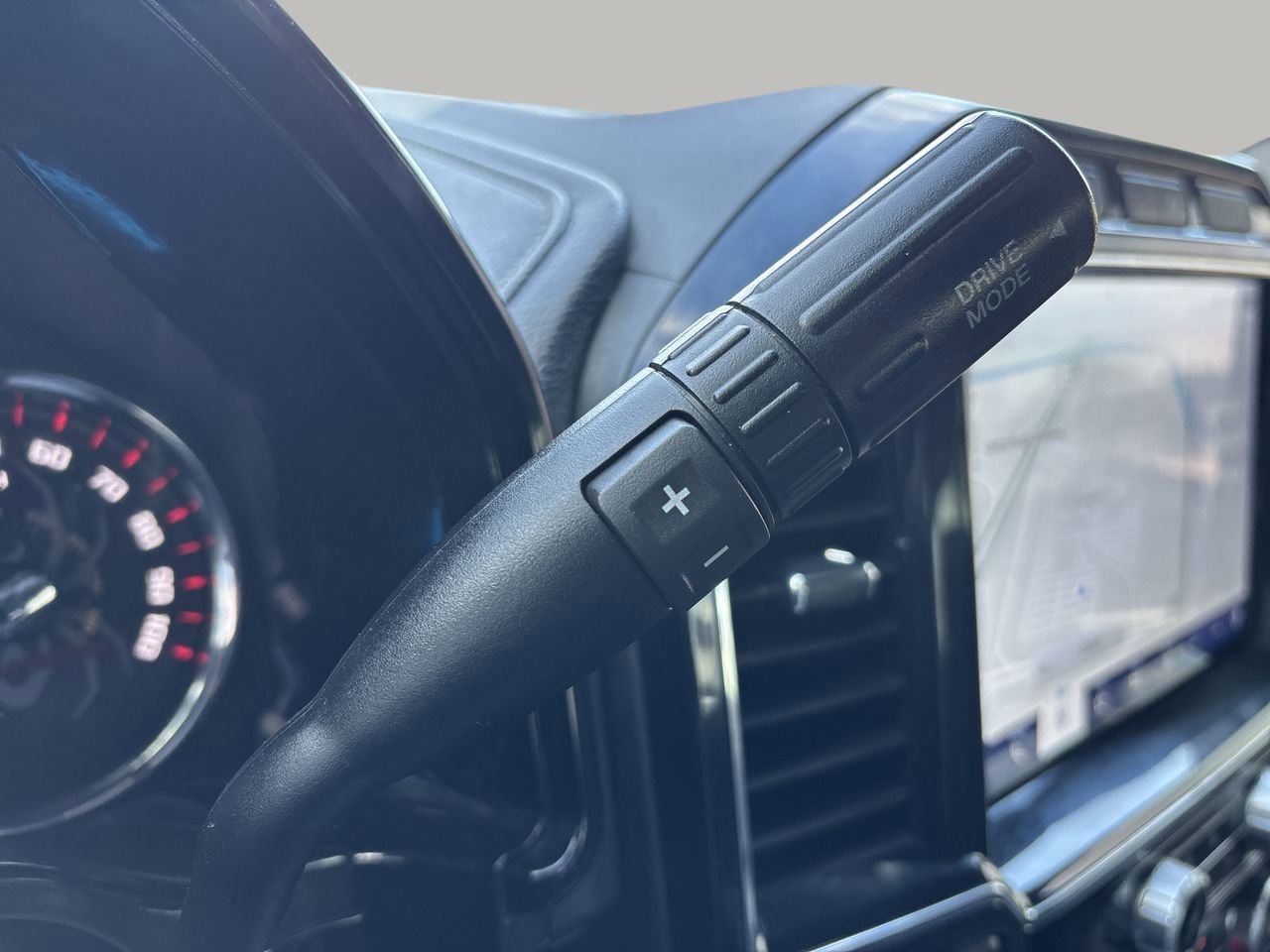 Used 2022 Ford F250 Lariat w/ Black Appearance Package image 26