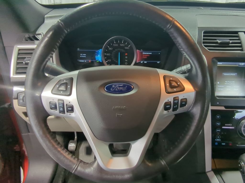 Used 2014 Ford Explorer Limited w/ Equipment Group 302A AWD/4WD image 28