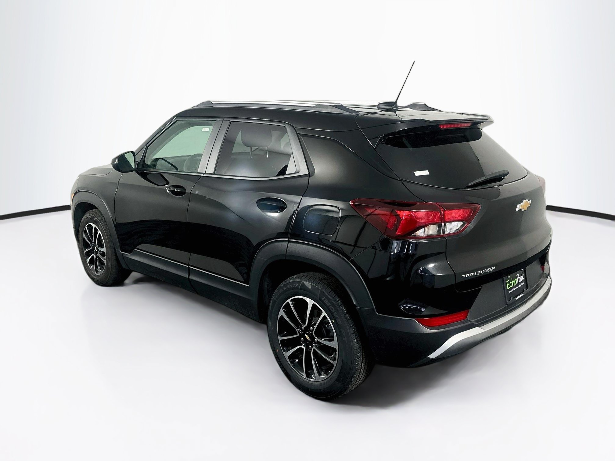 Used 2025 Chevrolet TrailBlazer LT FWD image 5