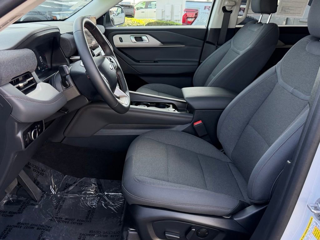 Used 2026 Ford Explorer Active RWD image 16