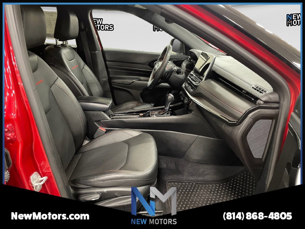 Used 2024 Jeep Compass Trailhawk w/ Trailhawk Convenience Group AWD/4WD image 16
