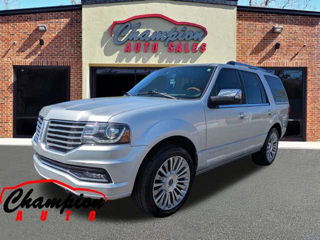 Used 2017 Lincoln Navigator Select image 5