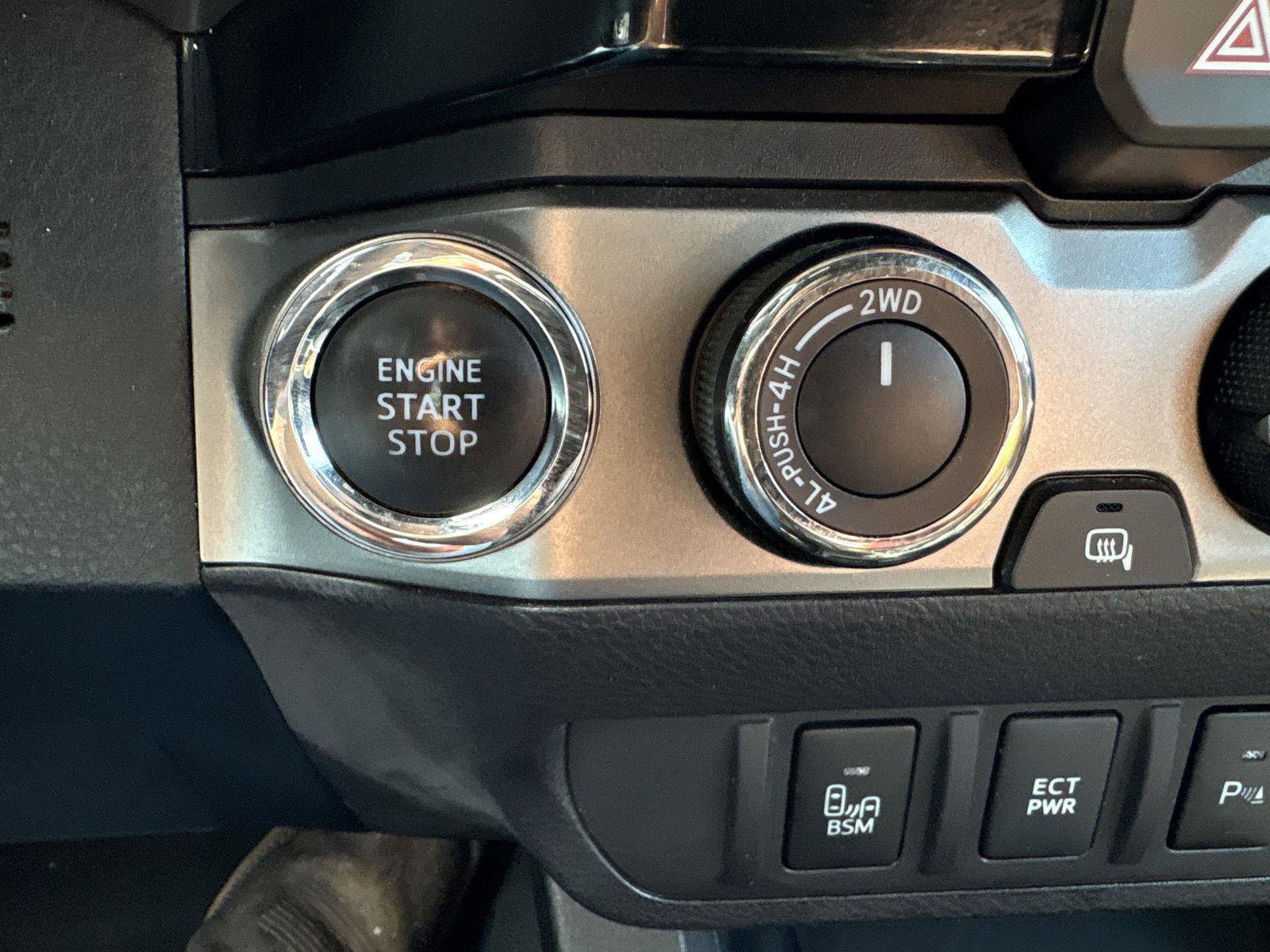 Used 2017 Toyota Tacoma Limited w/ Tow Package AWD/4WD image 23