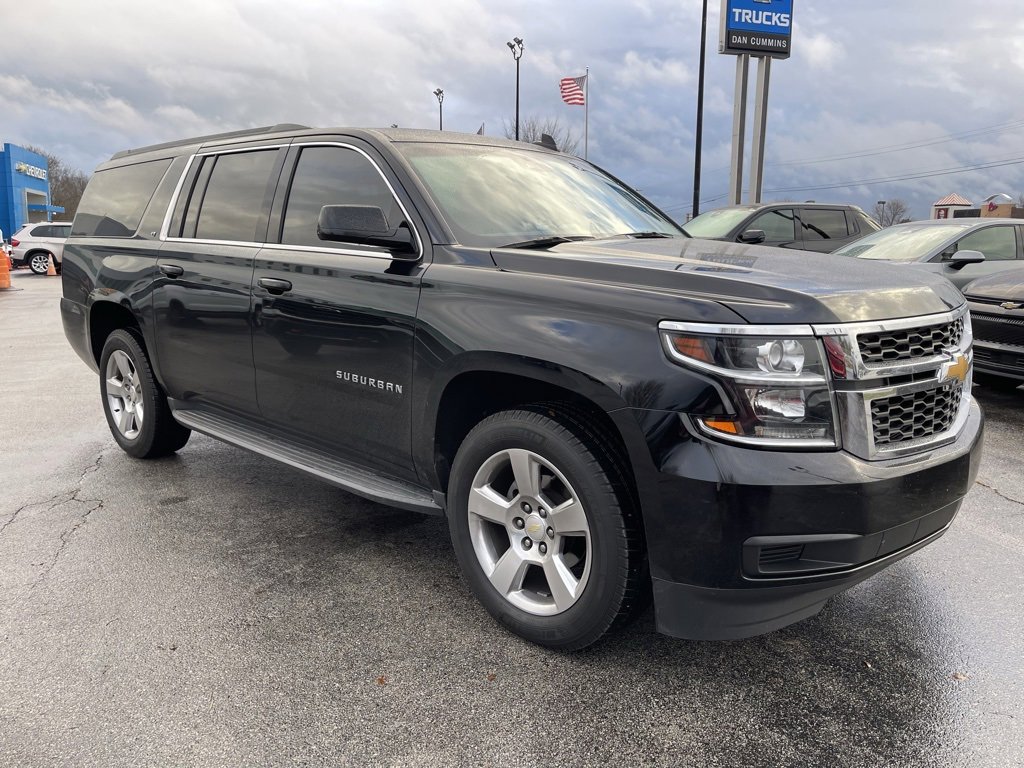 Used 2015 Chevrolet Suburban LT image 3