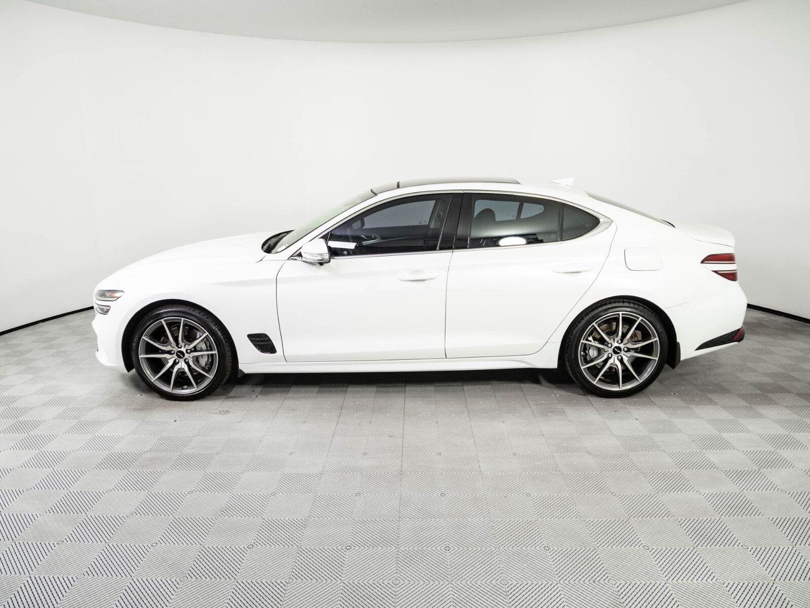 Used 2026 Genesis G70 2.5T Prestige RWD image 2