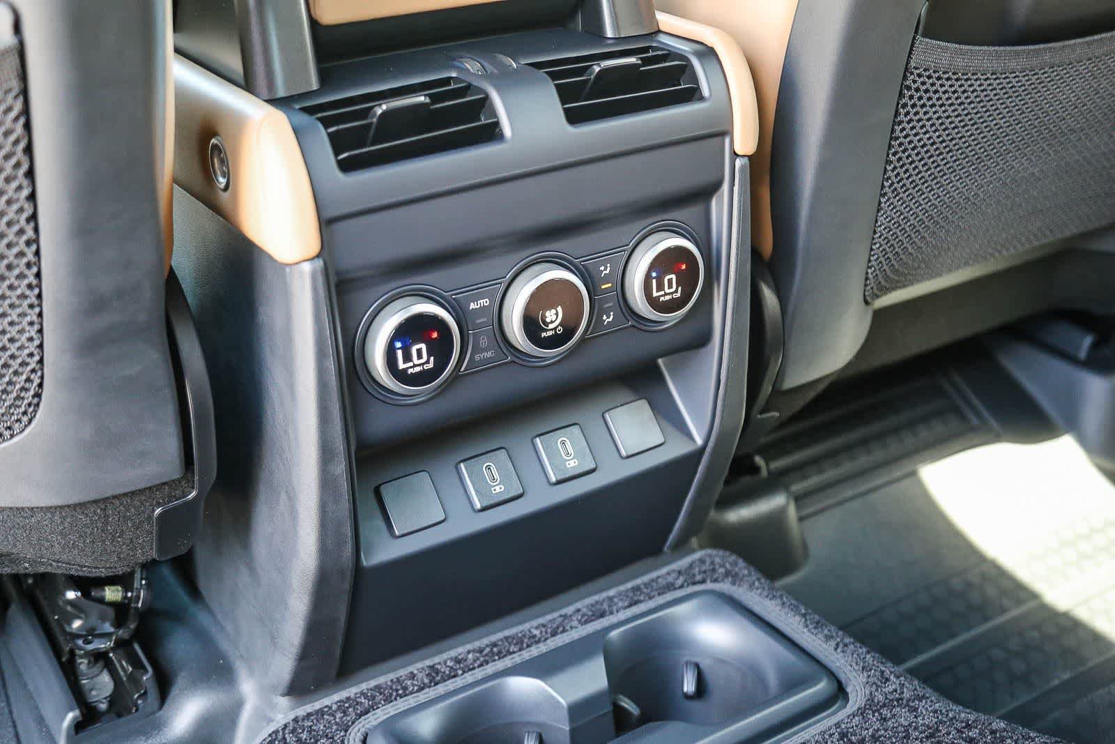 New 2026 Land Rover Defender 130 X-Dynamic SE AWD/4WD image 19