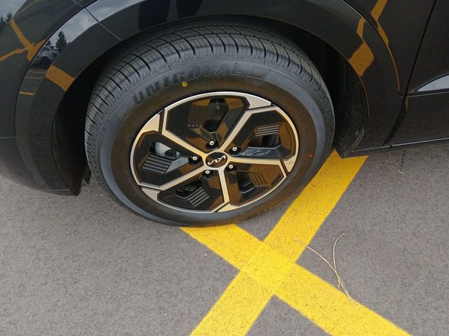 Certified 2023 Kia Niro SX image 10