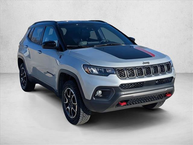 Used 2024 Jeep Compass Trailhawk image 3