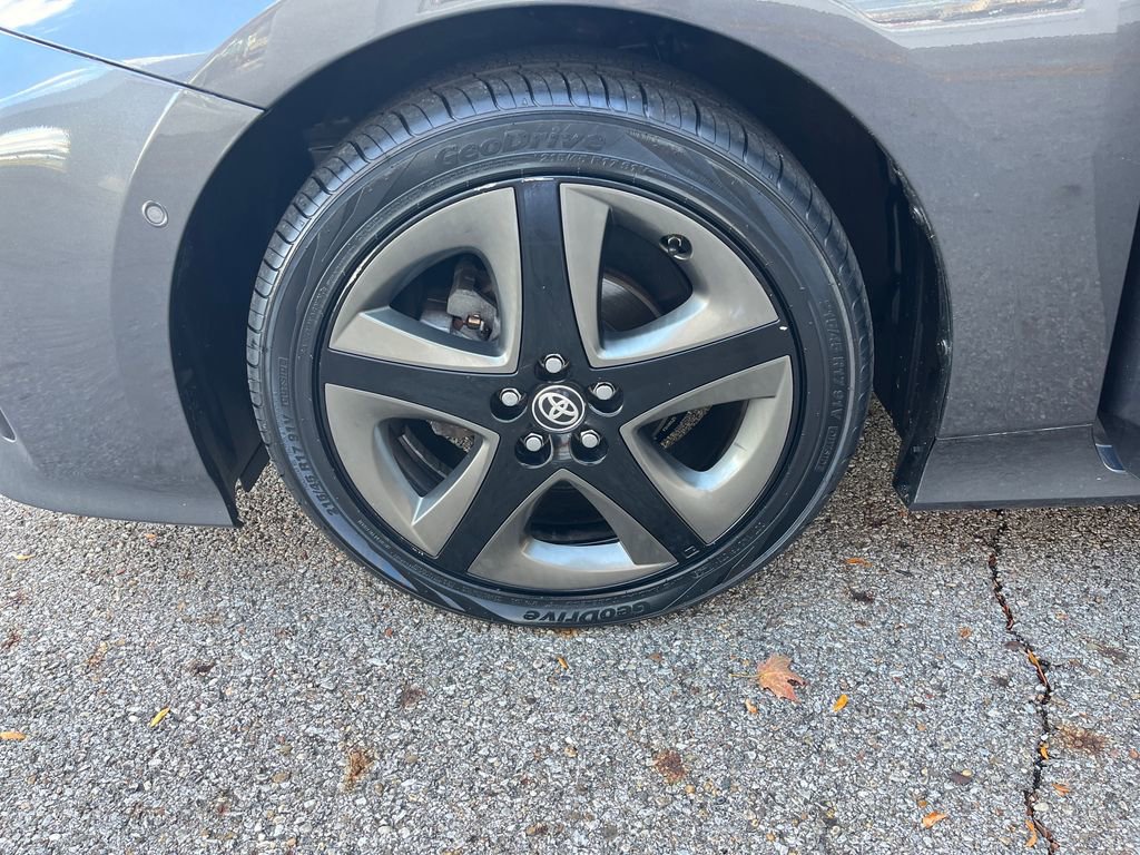 Certified 2019 Toyota Prius XLE image 29