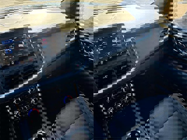 Used 2021 GMC Yukon SLT w/ SLT Premium Package image 15