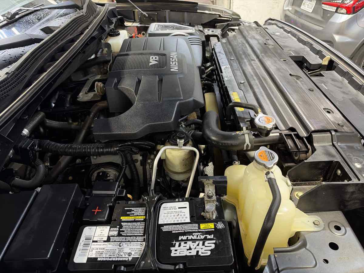 Used 2017 Nissan Titan SV AWD/4WD image 25