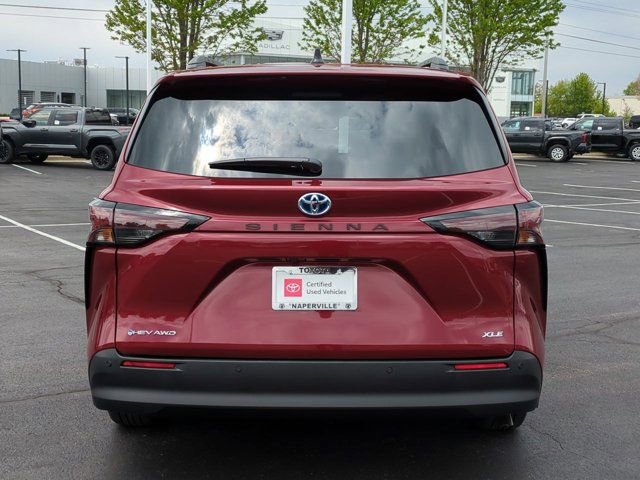 Certified 2025 Toyota Sienna XLE AWD/4WD image 6