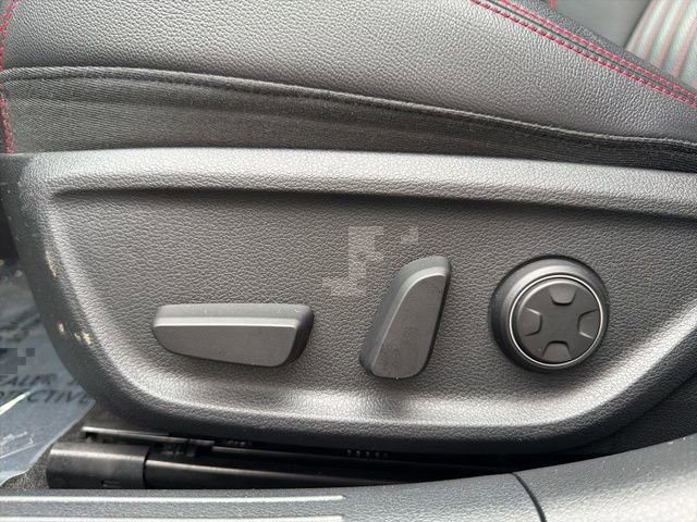 Used 2023 Genesis G70 2.0T w/ Sport Prestige Package image 18