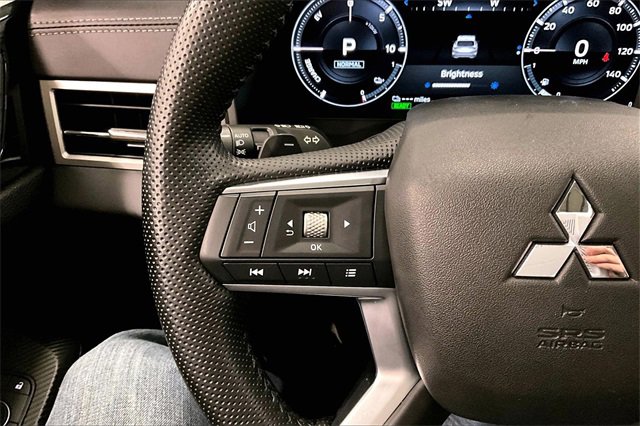 Used 2024 Mitsubishi Outlander SE image 24