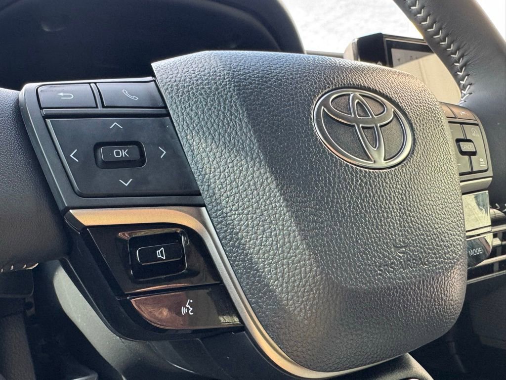 Used 2026 Toyota Camry SE w/ Multimedia Upgrade Package FWD image 20