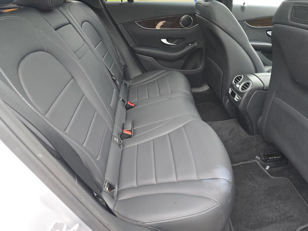 Used 2019 Mercedes-Benz GLC 300 4MATIC image 19
