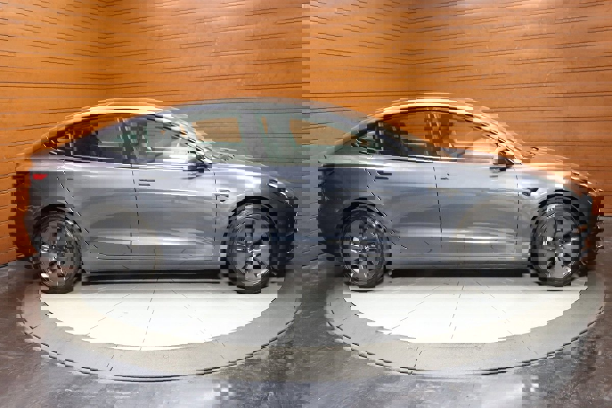 Used 2023 Tesla Model 3 Standard Range image 27