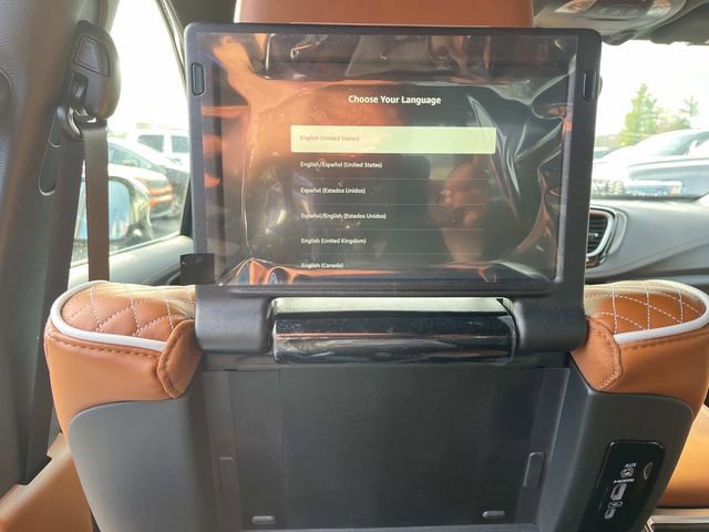 New 2026 Chrysler Pacifica Pinnacle FWD image 18