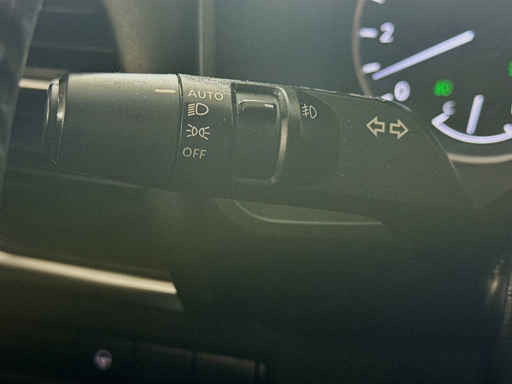 Used 2021 Nissan Rogue SL w/ Premium Package FWD image 13
