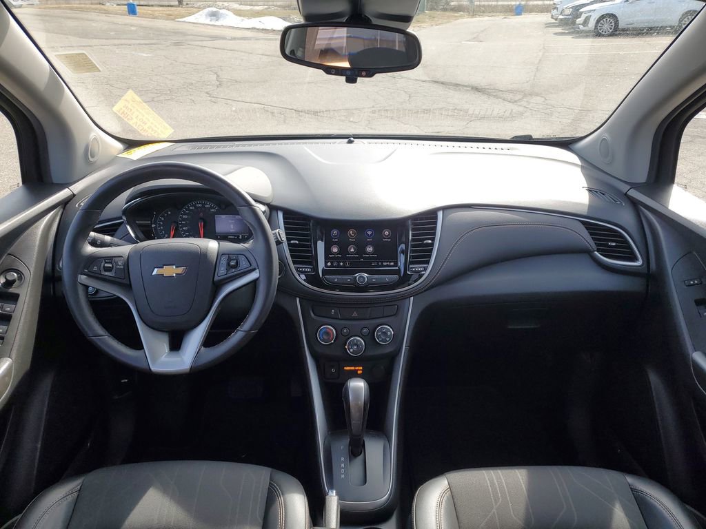 Certified 2022 Chevrolet Trax LT w/ Driver Confidence Package image 28