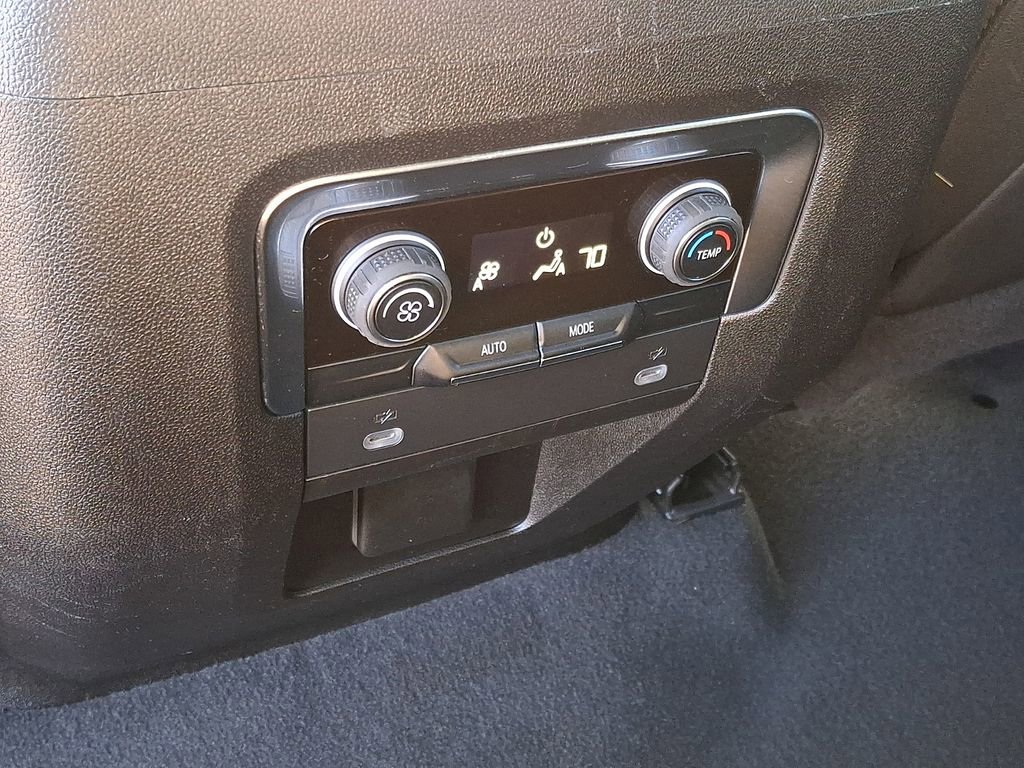 Used 2023 Chevrolet Suburban LT image 29