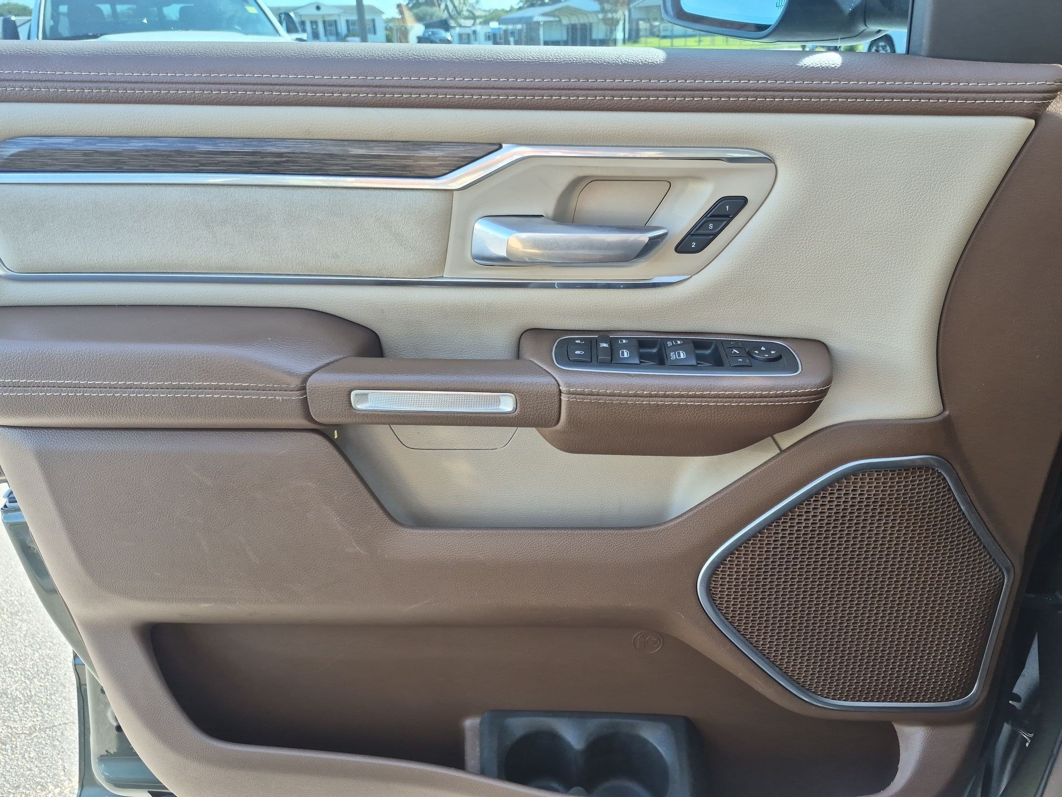 Used 2020 RAM 1500 Laramie AWD/4WD image 10