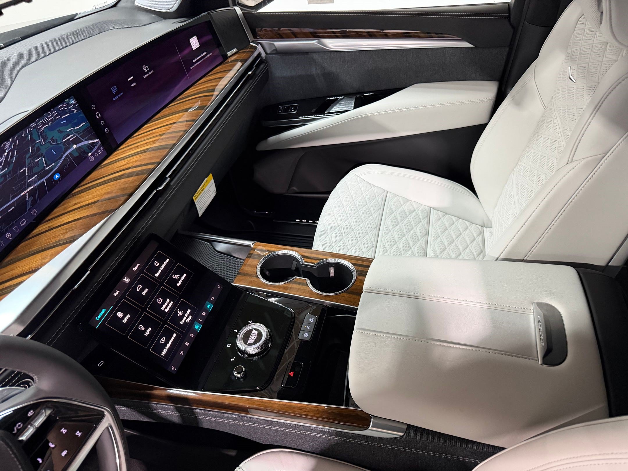 New 2026 Cadillac Escalade Platinum Sport AWD/4WD image 19