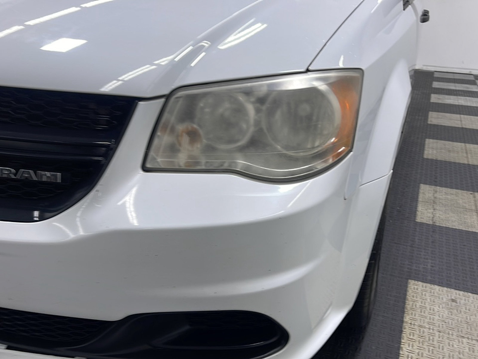 Used 2014 RAM C/V Tradesman w/ UConnect Hands-Free Group FWD image 25