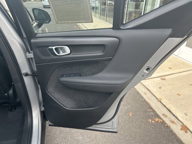 Certified 2025 Volvo XC40 B5 Plus image 12