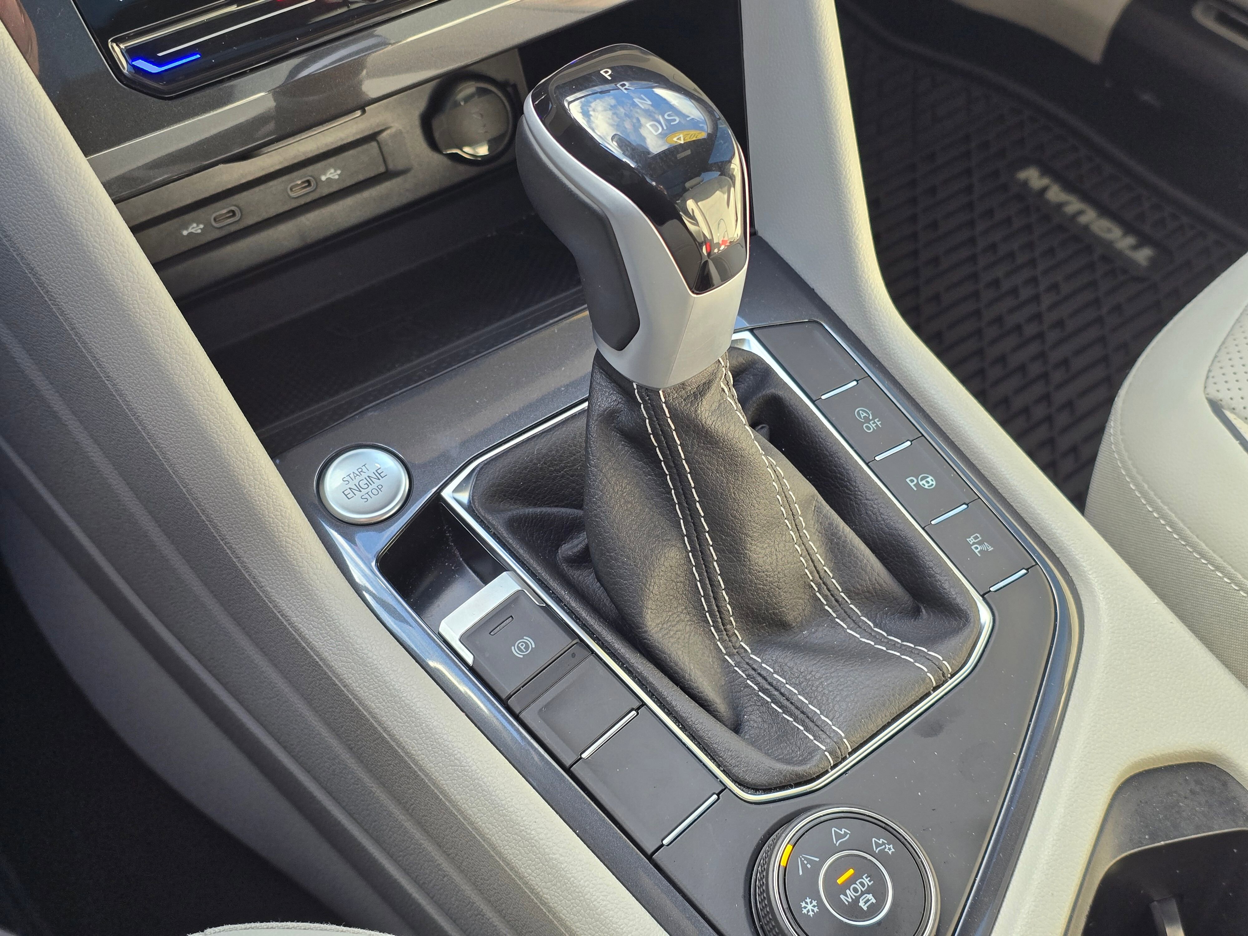 Used 2024 Volkswagen Tiguan SEL R-Line image 37