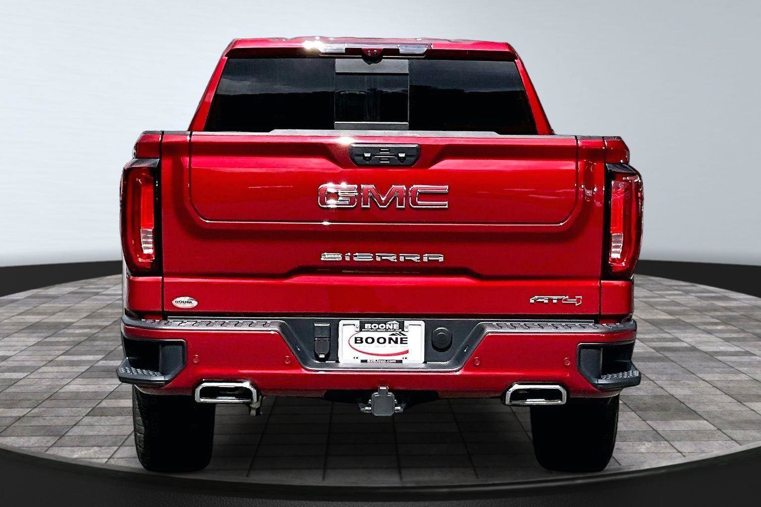 Used 2025 GMC Sierra 1500 AT4 w/ AT4 Premium Package AWD/4WD image 4