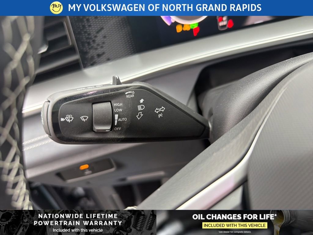 New 2026 Volkswagen Tiguan SE image 13