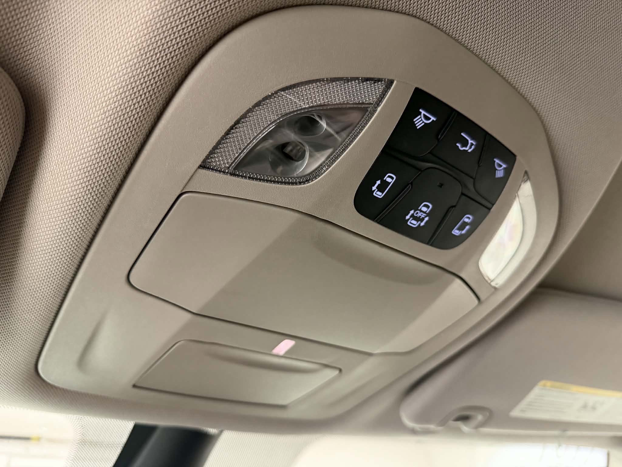 Used 2023 Chrysler Pacifica Touring-L FWD image 33