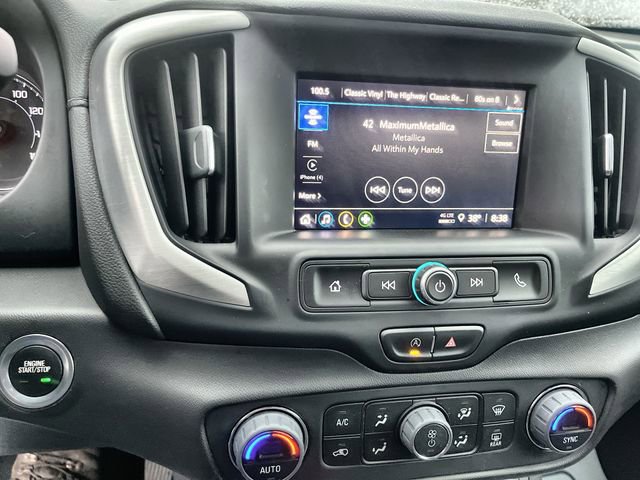 Used 2023 GMC Terrain SLE w/ Driver Convenience Package image 14