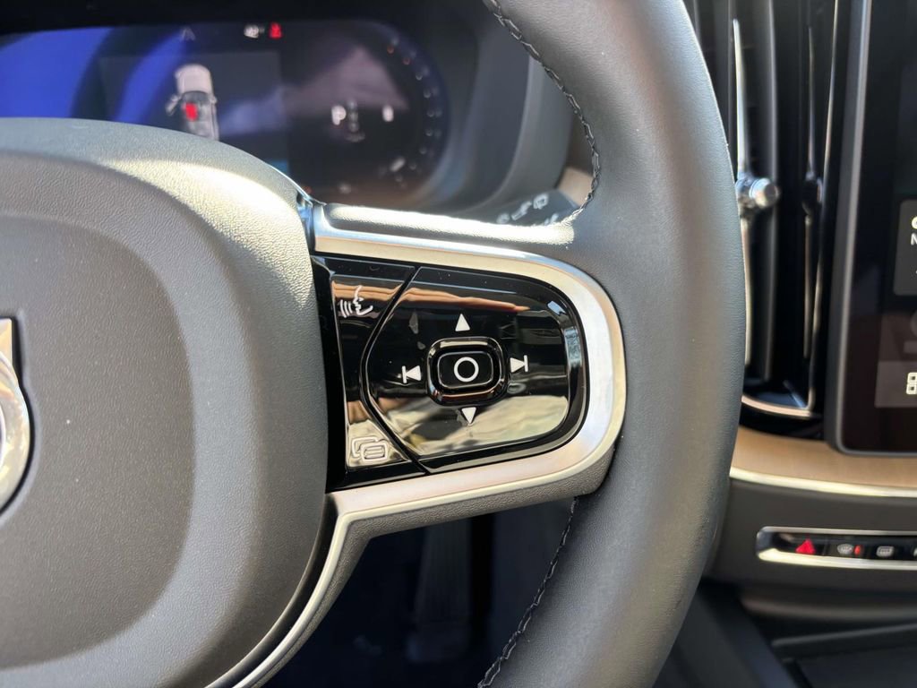 New 2026 Volvo XC60 B5 Plus w/ Protection Package Premier image 18