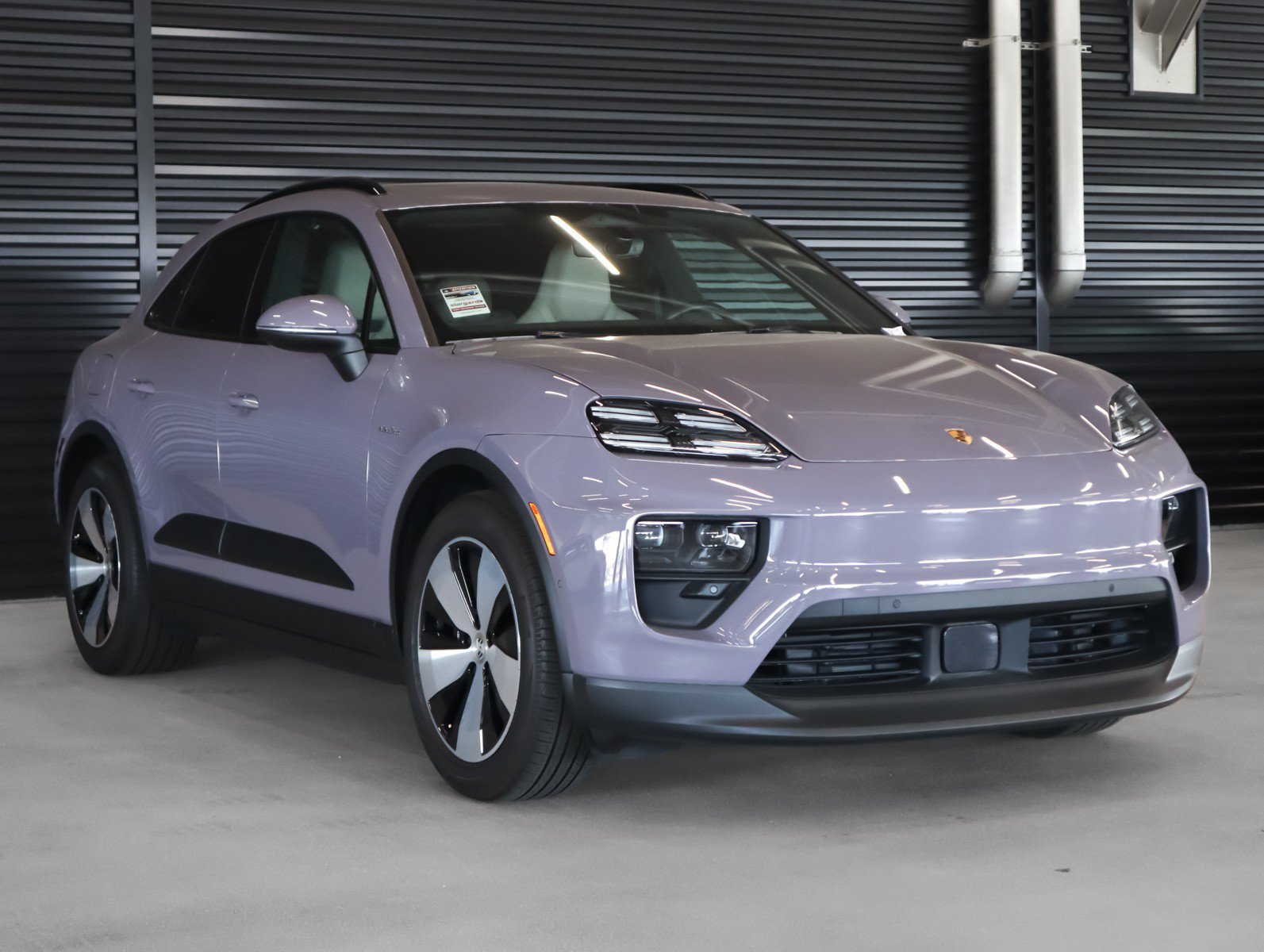 Certified 2025 Porsche Macan Electric RWD image 7