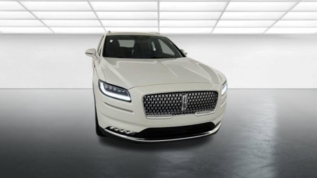 Used 2023 Lincoln Nautilus Reserve w/ Equipment Group 202A image 2