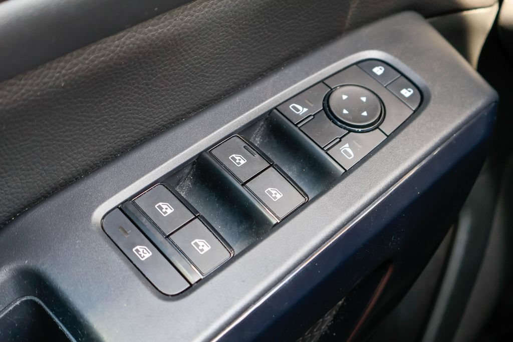 Used 2024 Nissan Pathfinder SV AWD/4WD image 18
