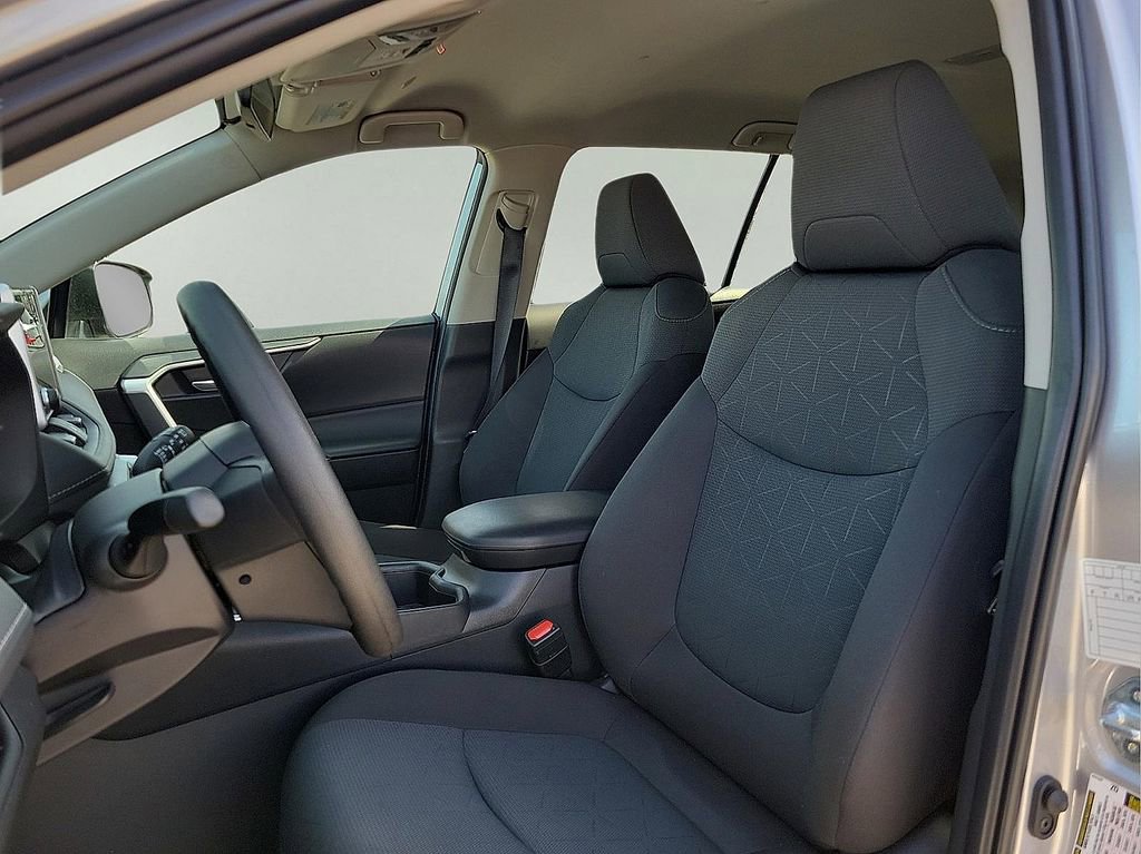 Used 2025 Toyota RAV4 XLE image 11