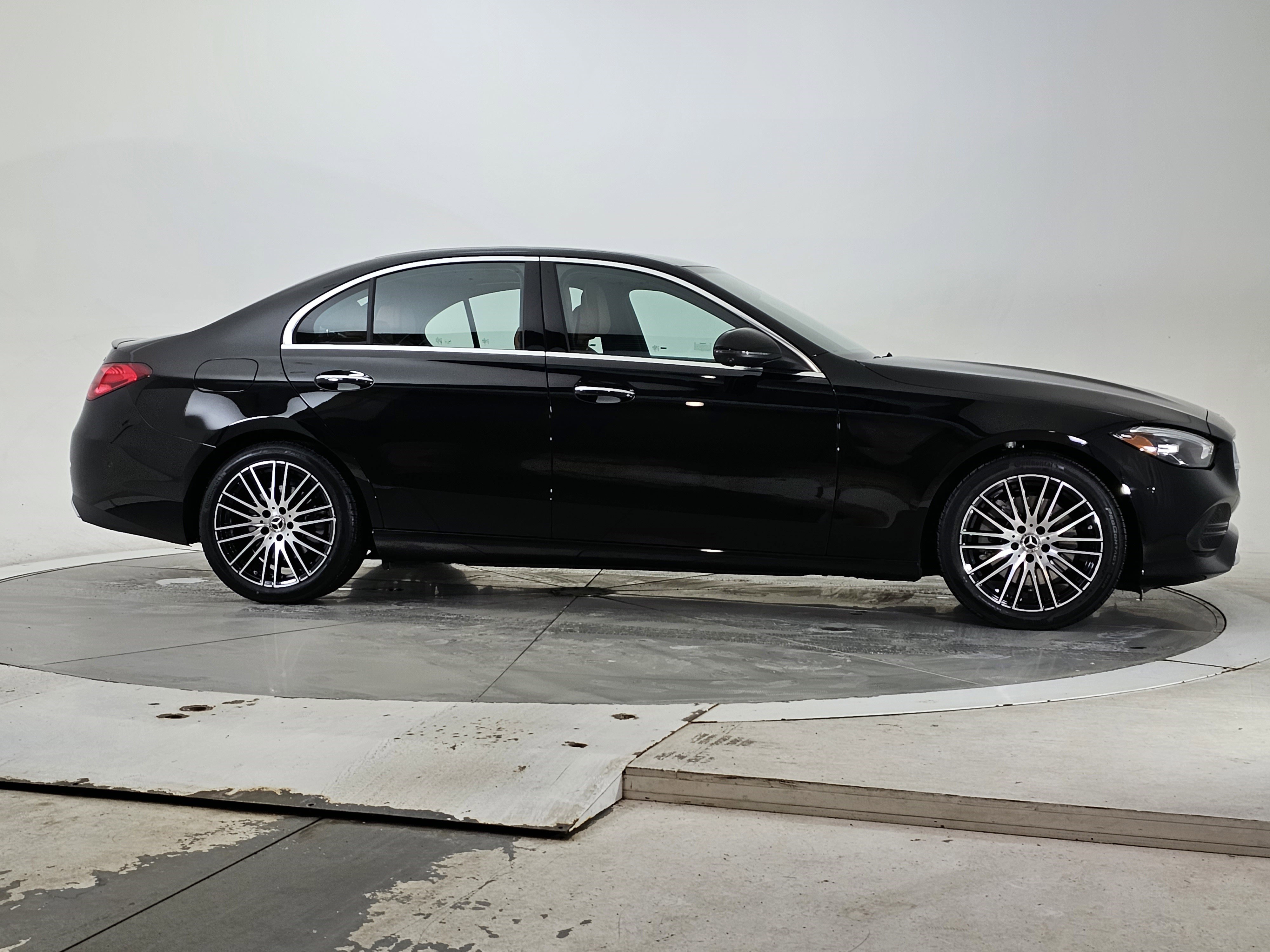 Certified 2025 Mercedes-Benz C 300 4MATIC Sedan image 2