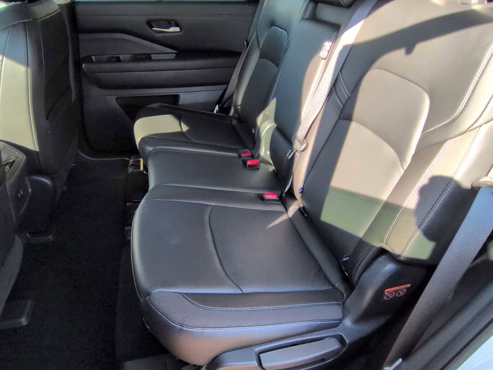 Used 2022 Nissan Pathfinder SL image 20