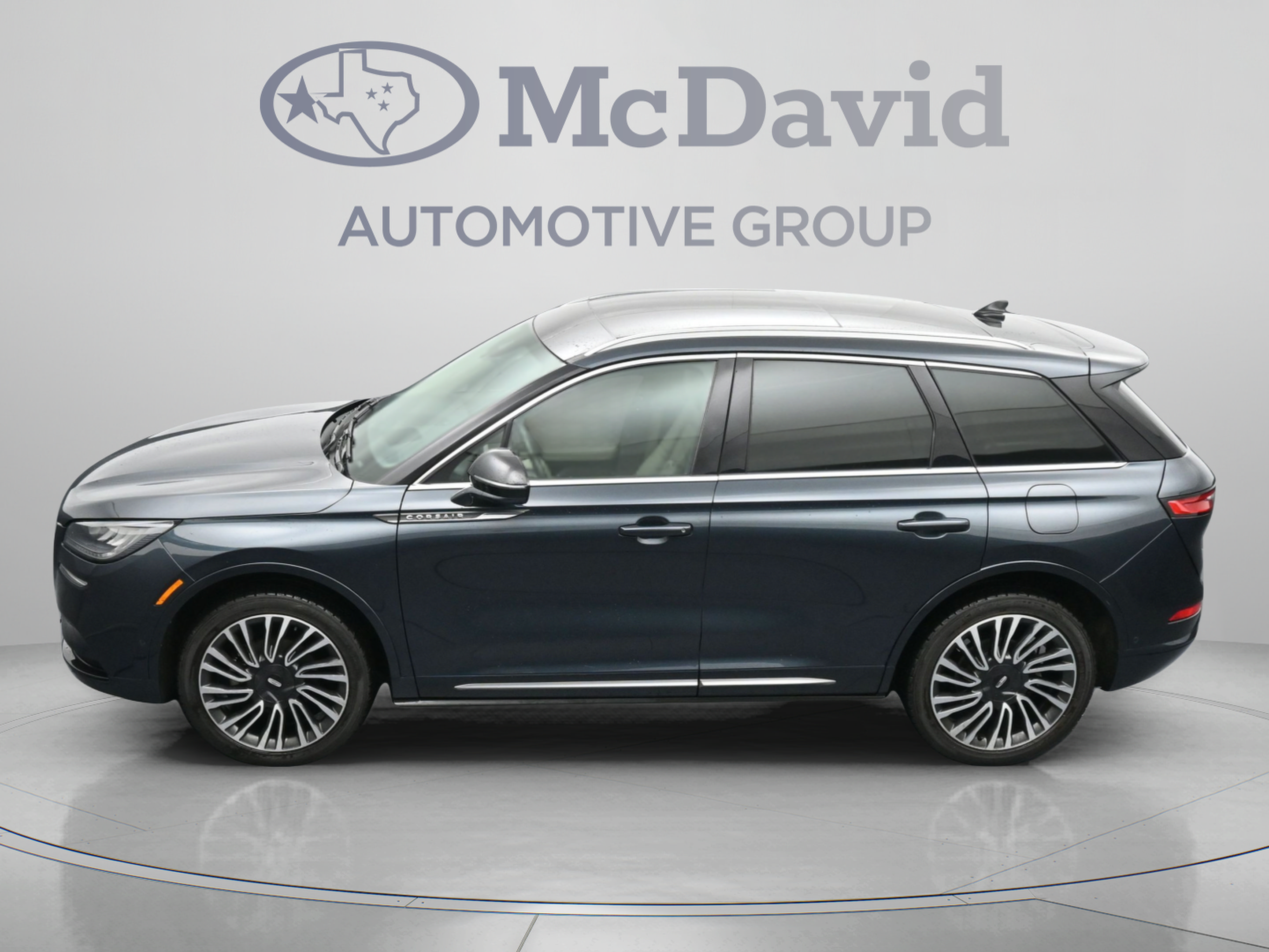 Used 2022 Lincoln Corsair Reserve w/ Equipment Group 201A AWD/4WD image 4