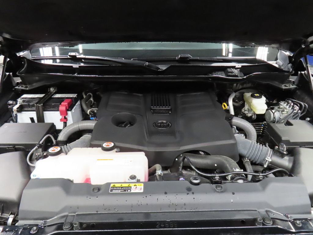Used 2024 Toyota Tundra Limited w/ TRD Off-Road Package AWD/4WD image 32